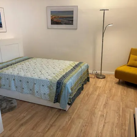 Appartement Noor - Quiet Retreat & Free Parking *